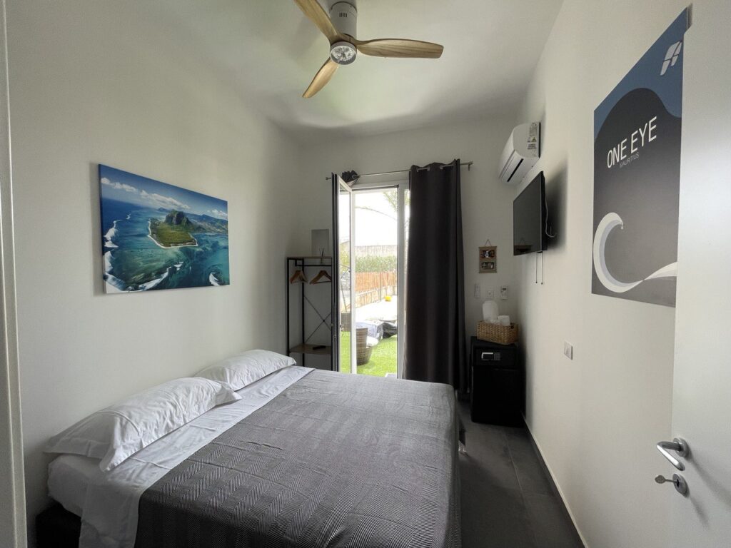 One Eye Sunset Wave Resort 5